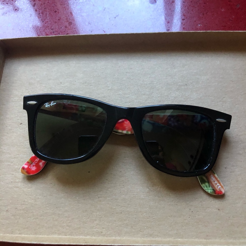 Ray Ban Wayfarer Sunglasses